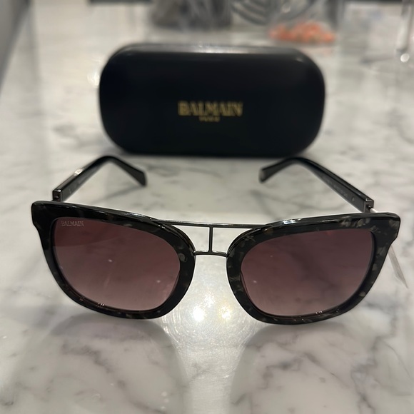 Balmain Sunglasses NEW WITH TAGS! - Picture 1 of 6